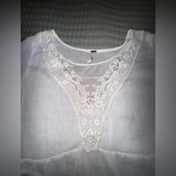 Free People Sheer Lace Boho Blouse with crocheted trim. Cream Size L. VGUC - Picture 9 of 11